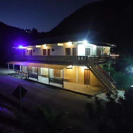 Residencia Pedra Do Elefante Hotel กวาราปารี ภายนอก รูปภาพ